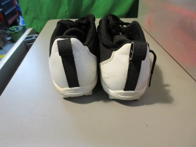 Used Adidas Size 5.5  Cleats