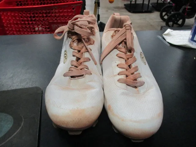 Used Rawlings Size 9 Baseball/Softball Cleats